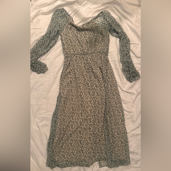 Oak + Fort green floral maxi dress - Picture 3 of 3